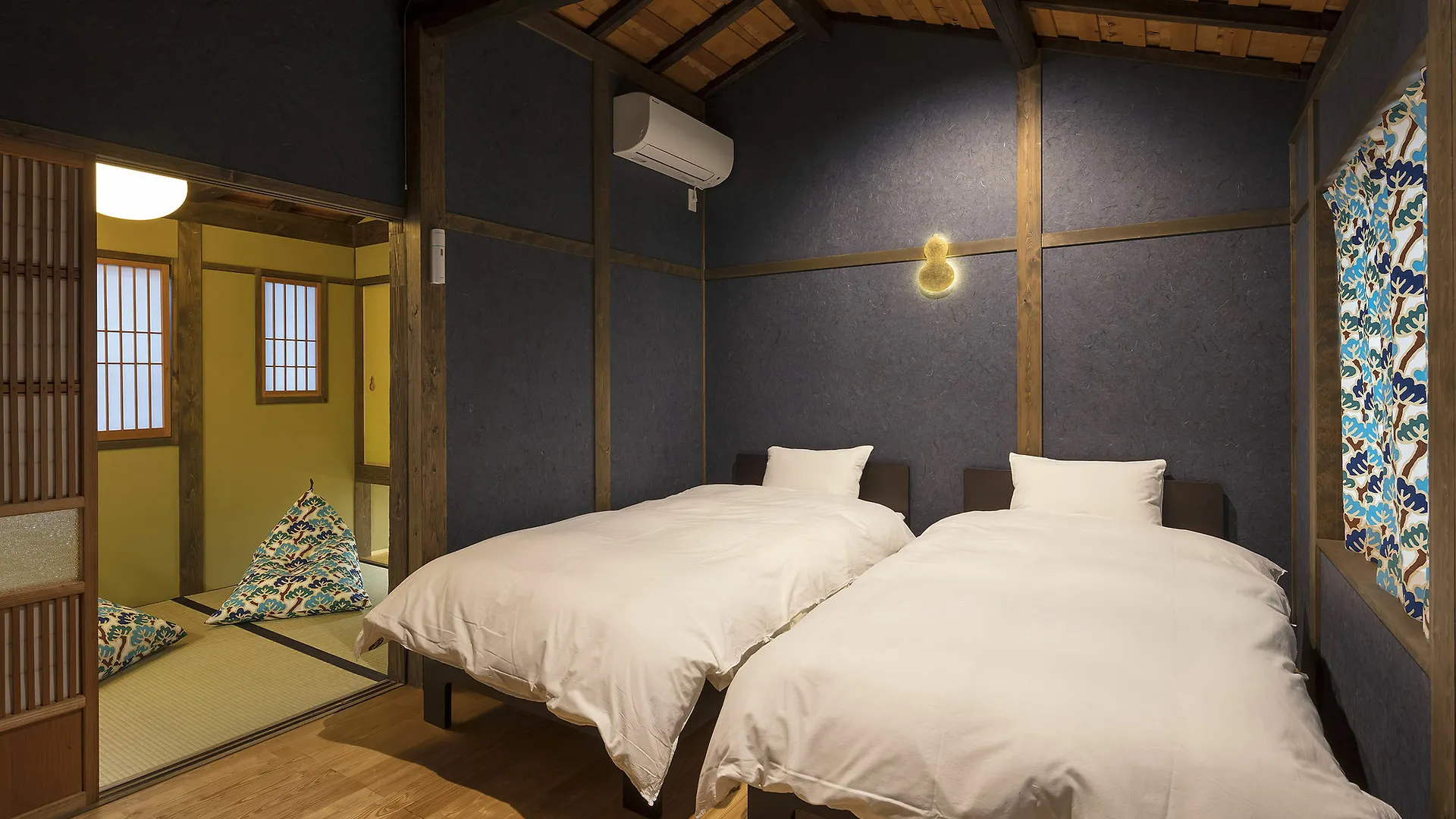 Yoshimigura Machiya House Villa Kyoto 0*,  Japan
